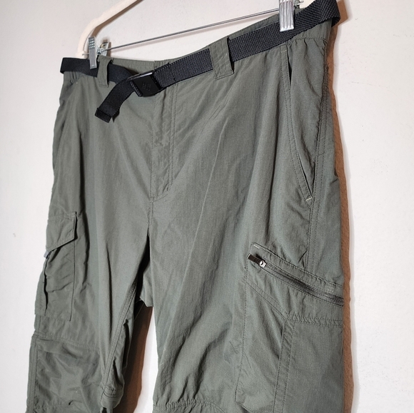 Columbia Green Convertible hiking pants. 2 belts. Zip off legs. Men's size 38x30 - Picture 8 of 16